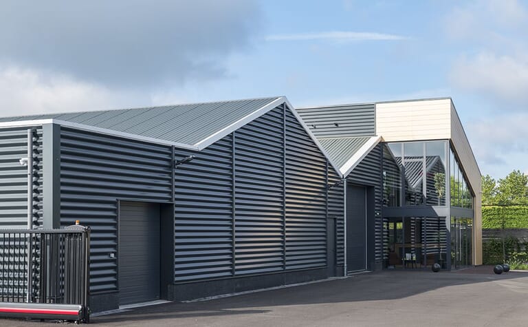 Nieuwbouw en renovatie bedrijfspand Bouwbedrijf Krijger