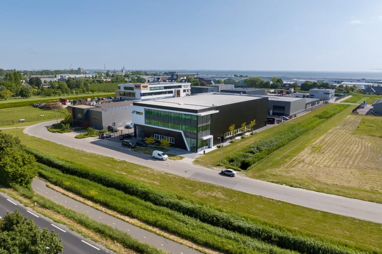 Nieuwbouw bedrijfspand Famateq