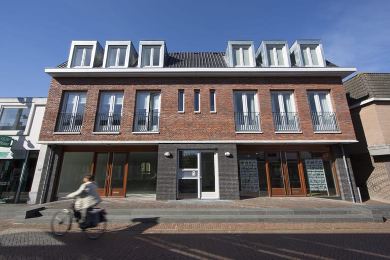 Nieuwbouw winkels en appartementen