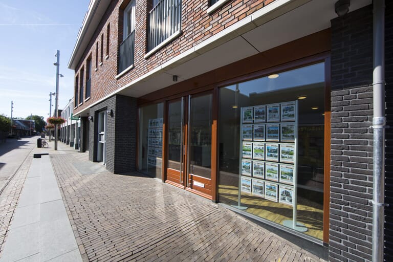 Nieuwbouw winkels en appartementen
