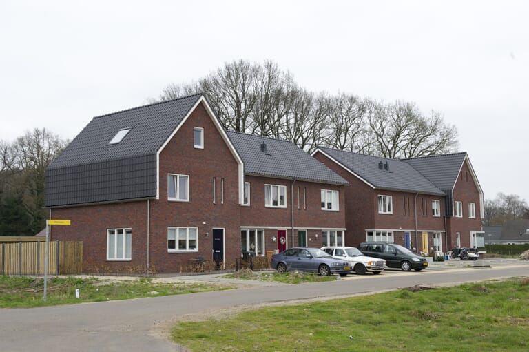 12 eengezinswoningen in Hulshorst