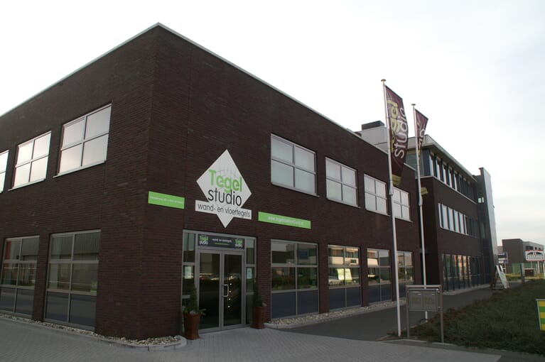 Bedrijfspand in Nijkerk uit bouwteam