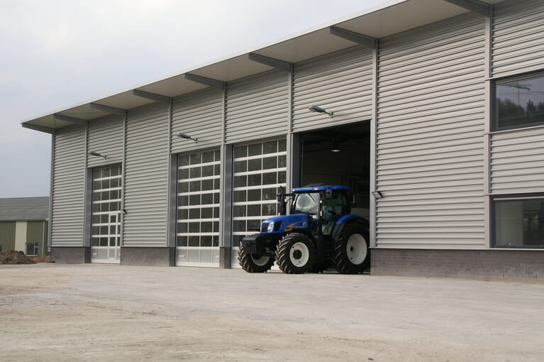 Bedrijfspand in Zetten met showroom