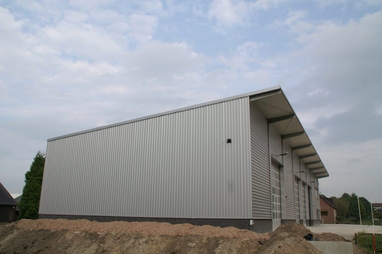 Bedrijfspand in Zetten met showroom