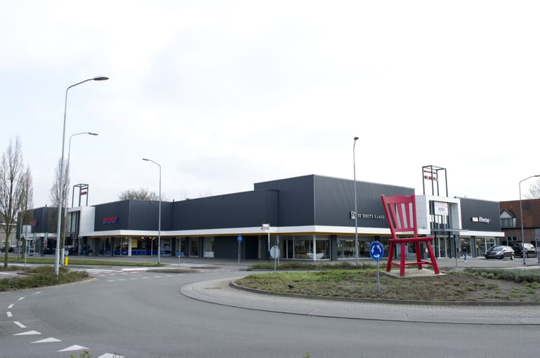 Renovatie winkelpand Van Rheenen Holding