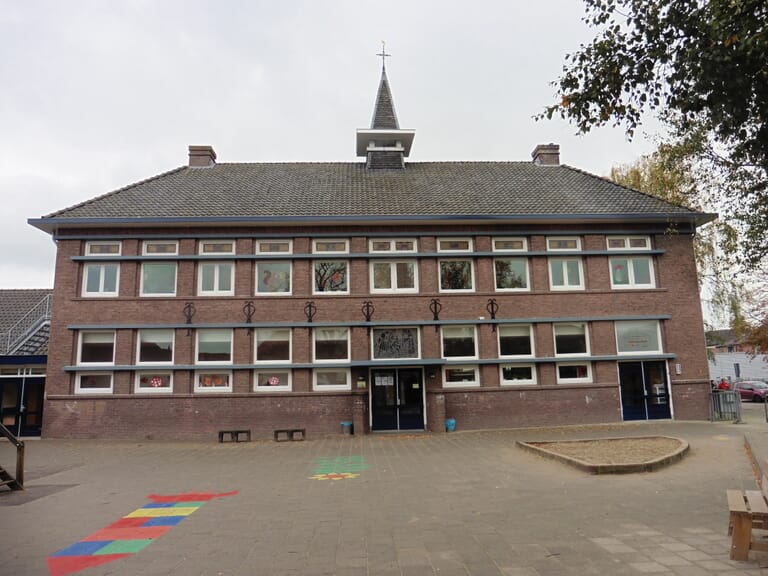 Renovatie en verbouw bassischool "St. Antonius"