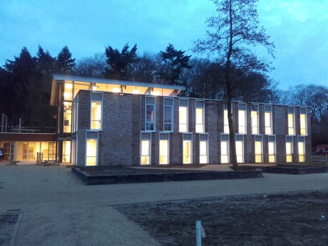 Nieuwbouw zorgappartementen met dagbesteding, "Radeland", in Brummen