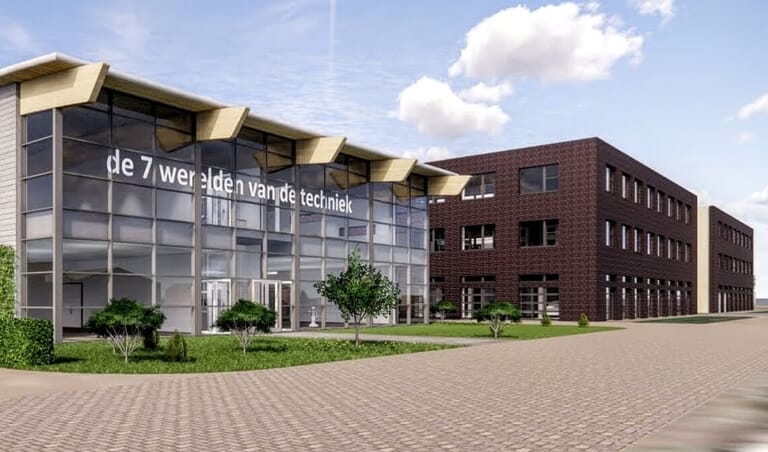 Techniekhal en huiskamer en interne verbouwingen