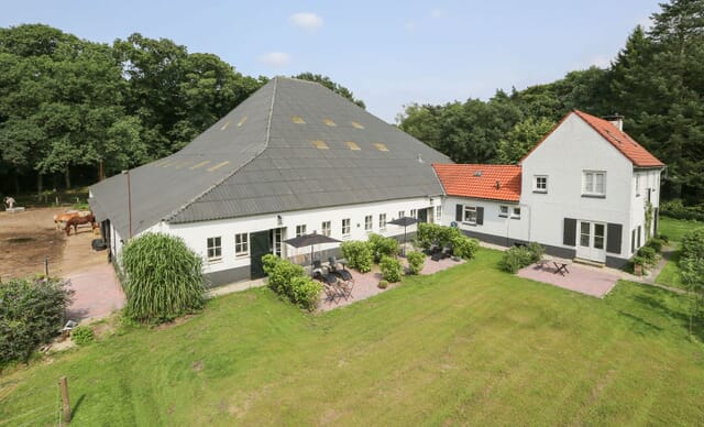 Duitse vliegtuighangar wordt erfgoedhotel