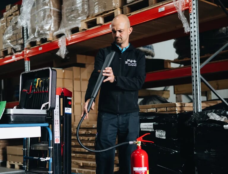 dejongeveiligheid_blusmiddelen_onderhoud_blusmiddel