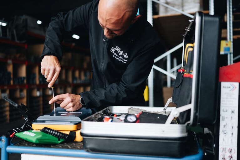 dejongeveiligheid_onderhoud_aed_controle