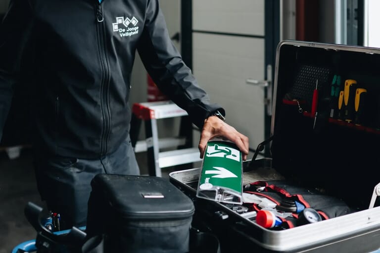 dejongeveiligheid_onderhoud_noodverlichting