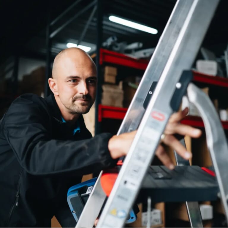 Dienst: Ladders, trappen en steigers keuren
