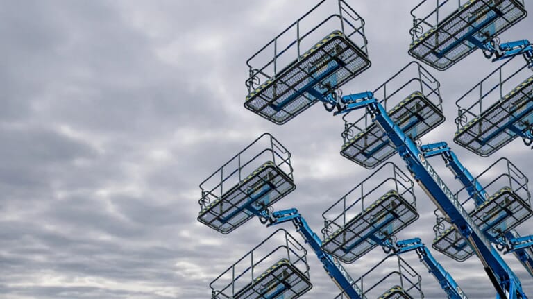 Blauwe hoogwerkers