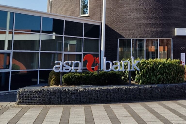 Bankzaken regel je bij de ASN Bank
