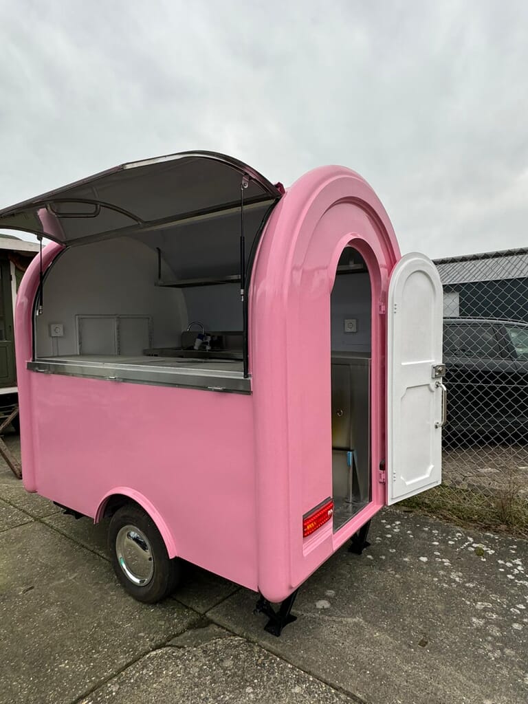 Zwarte foodtruck 1
