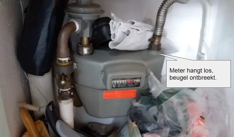 Homekeur-gasmeter-hangt-los-1.png