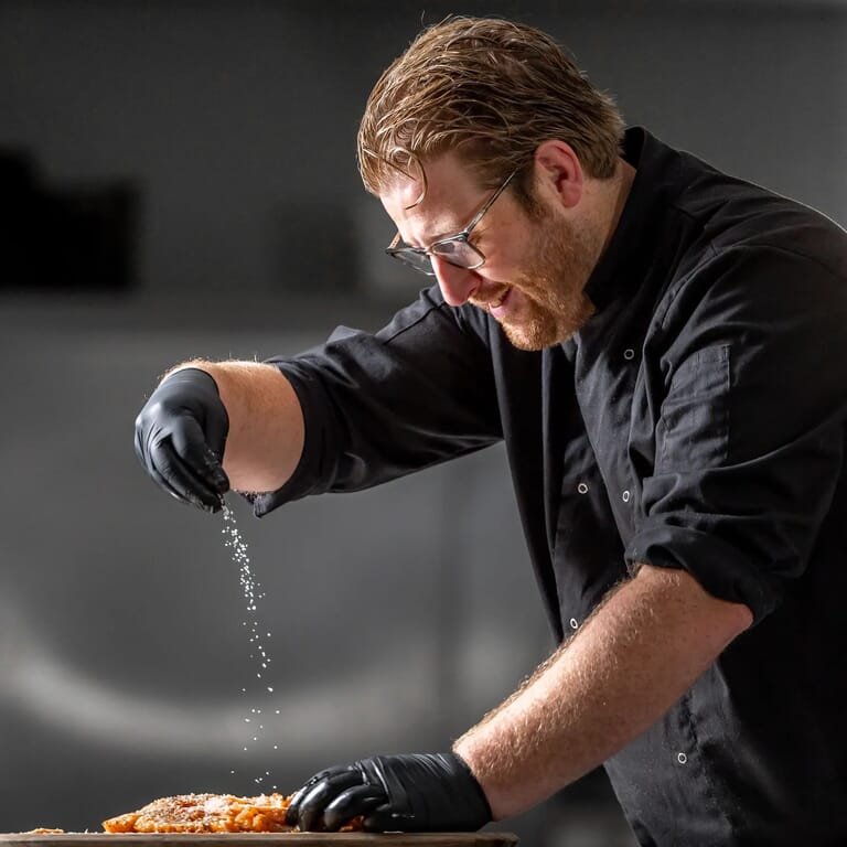 hoogerbrug_zakelijke_medewerker_staand