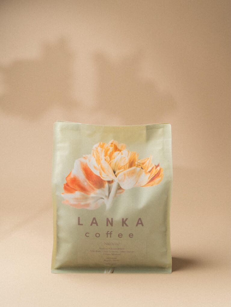 Salomé brings together delicate floral notes, the warm spiciness of clove and velvety cacao. Beautifully balanced, with a creamy finish.

Curious to try it? Discover Salomé on our website. - Geplaatst door @lankacoffeeandspices