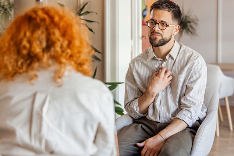 man-leeft-mee-in-zorgwoning