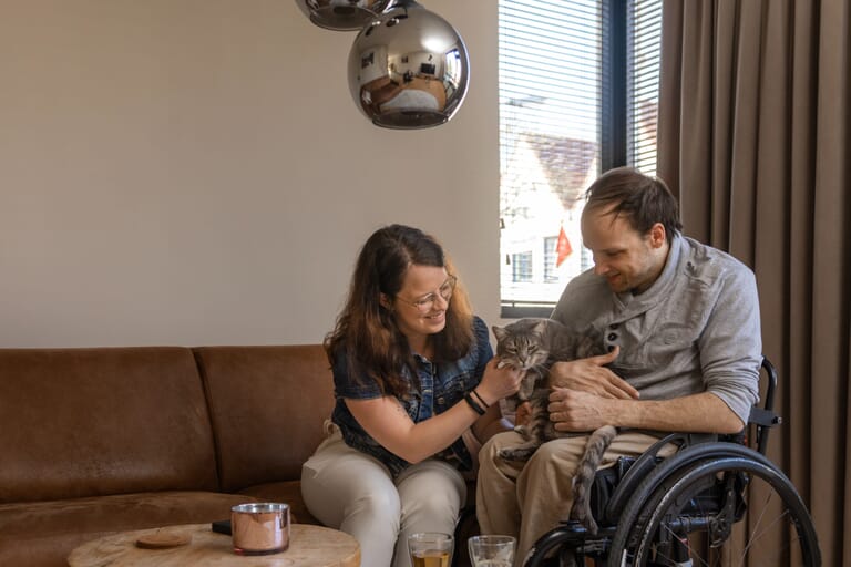 stel-in-zorgeenheid-met-een-kat