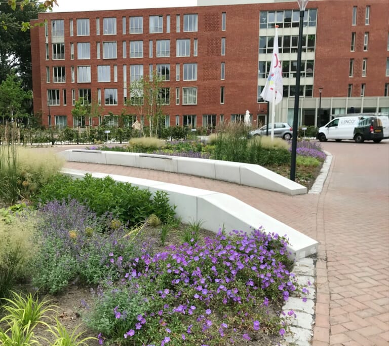 Buitenruimte zorgcentrum 'Uitzicht'