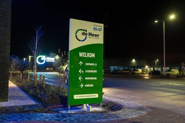 1_reclamezuil_artestiq_sign_bedrijf_bruinisse_zeeland