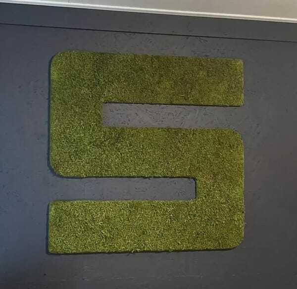 4_mos_letters_logo_artestiq_bruinisse_zeeland_signing_bedrijf