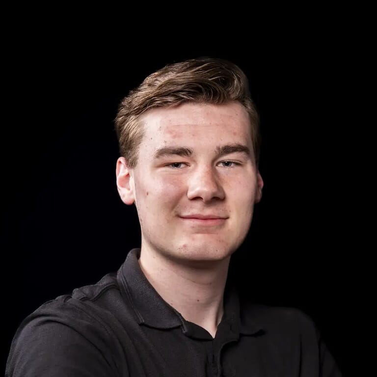Man met blond haar