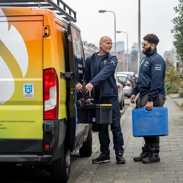 vizo_installatie_bedrijf_collegas_werkbus