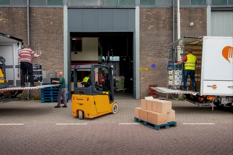 Dagje meewerken in het distributiecentrum